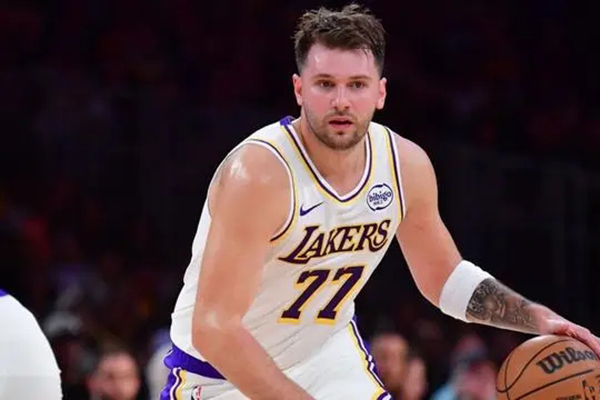 湖人主帅雷迪克透露东契奇回归时间表 周日战<a href=/basketball/zibo/76ers/ target=_blank class=infotextkey>76人</a>成潜在复出战