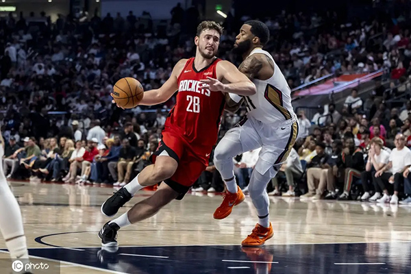 NBA季前赛综述:火箭<a href=/basketball/zibo/spurs/ target=_blank class=infotextkey>马刺</a><a href=/basketball/zibo/magic/ target=_blank class=infotextkey>魔术</a>领跑 新趋势与球队百态