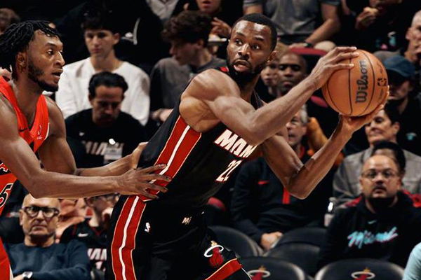 主场失守!热火三大主力下半场哑火,<a href=/basketball/zibo/raptors/ target=_blank class=infotextkey>猛龙</a>逆转终结四连败