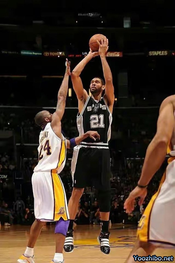 蒂姆-邓肯:NBA75大巨星榜单上的<a href=/basketball/zibo/spurs/ target=_blank class=infotextkey>马刺</a>传奇