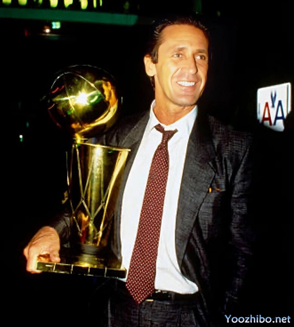 帕特-莱利:1989-90赛季的NBA最佳教练与<a href=/basketball/zibo/lakers/ target=_blank class=infotextkey>湖人</a>王朝的缔造者